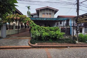 Exterior detail - Aurora Backpackers Hostel (Luang Prabang)