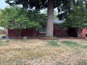 Exterior - House near McMenamins Edgefield, Outlets, Blue Lake Park, Gorge, Hiking, Mt Hood (Fairview)