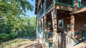 Property grounds - Mtn Cabin, Smoky Views! 15min2Gatlinburg PF Dollywood (Sevierville)