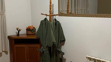Classic Apartment, Lanai, Courtyard View | Individually decorated, individually furnished, iron/ironing board