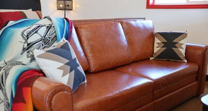 Frontier Vintage Station