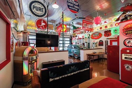 Frontier Vintage Station