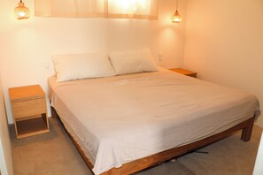 Escritorio, espacio para trabajar con un portátil, wifi gratis