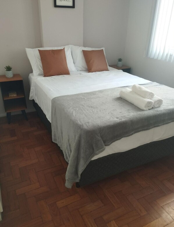 2 室のベッドルーム、WiFi、ベッドシーツ