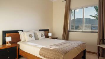 3 chambres, fer et planche Ă repasser, Wi-Fi, draps fournis