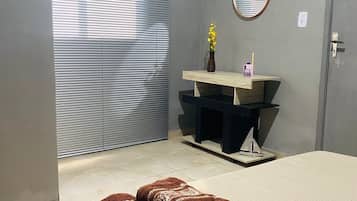 1 chambre, fer et planche Ă  repasser, Wi-Fi, draps fournis