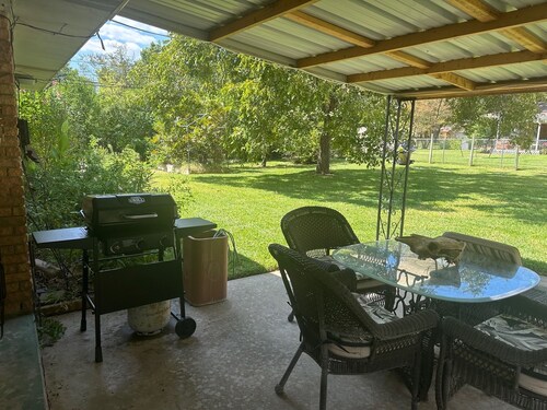 PET FRIENDLY QUIET NEIGHBORHOOD!