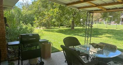 PET FRIENDLY QUIET NEIGHBORHOOD!