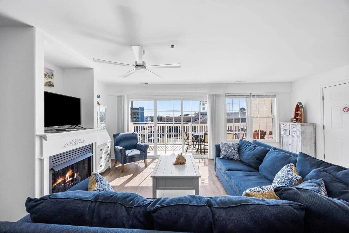 2 BLK to Boardwalk! Spacious 3BD|Free Parking & Dog-friendly