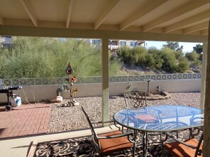 Outdoor dining - Secluded, Snowbird Favorite, Pet Friendly, Close to Fountain Park (Fountain Hills)