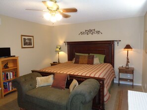 2 slaapkamers, een strijkplank/strijkijzer, wifi, beddengoed