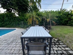 Outdoor dining