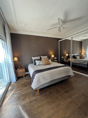 4 bedrooms, iron/ironing board, WiFi, bed sheets