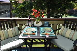 Outdoor dining - Seaside Escape Just steps to the Beach! (Kihei)
