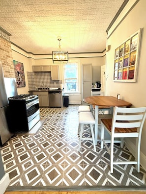 Microonde, forno, piano cottura, lavastoviglie