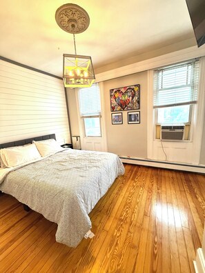 2 室のベッドルーム、アイロン / アイロン台、WiFi、ベッドシーツ