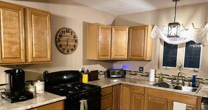Unwind at Our Cozy Lodge on the Wardsboro Brook - Ski, Hike, Forage, Relax