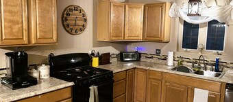Unwind at Our Cozy Lodge on the Wardsboro Brook - Ski, Hike, Forage, Relax