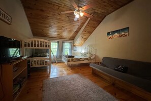 3 bedrooms, WiFi, bed sheets