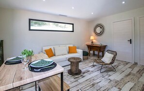 Smart TV, fireplace, stereo - Beautiful home in St Montan (St Montan)