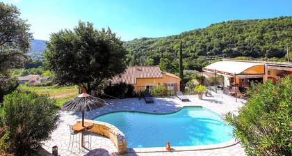 Pet friendly home in St Montan