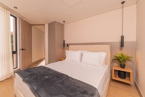 2 slaapkamers, een strijkplank/strijkijzer, reisbedje, wifi