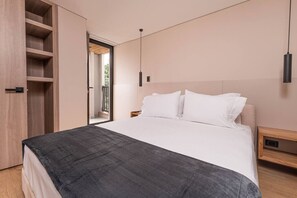 2 bedrooms, iron/ironing board, travel cot, WiFi
