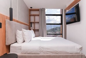 1 bedroom, desk, iron/ironing board, WiFi