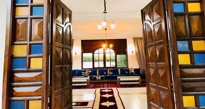 Peaceful Villa Retreat Near the Sea and City Center