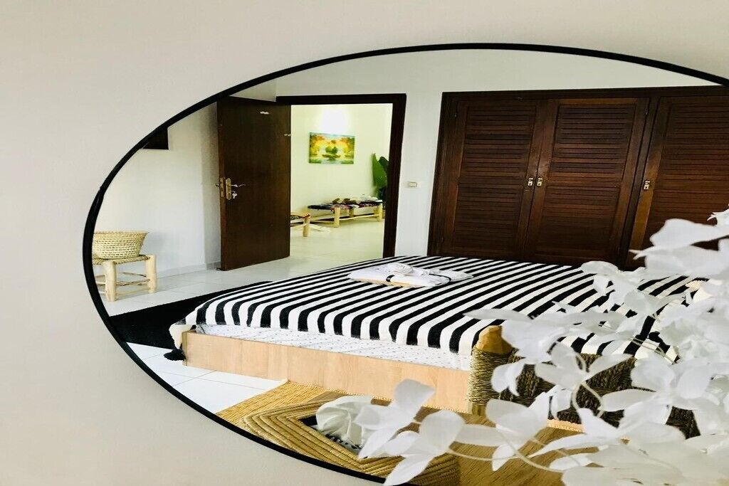 5 chambres, fer et planche à repasser, lit parapluie, Wi-Fi gratuit