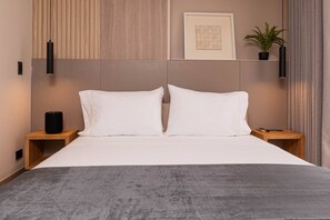 4 habitaciones, tabla de planchar con plancha, cuna de viaje y wifi 