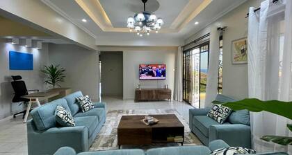 Oceanview Zuri Penthouse-Meters from the beach