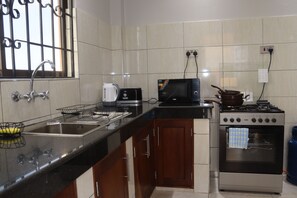Microondas, horno y parrilla de estufa 