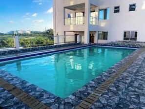 Pool - Oceanview Zuri Penthouse-Meters from the beach (Mombasa)