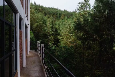 Find Your Perfect Mountain Retreat at House