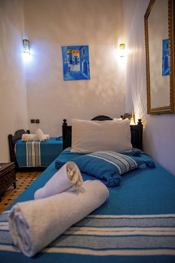 Twin Room | Free WiFi