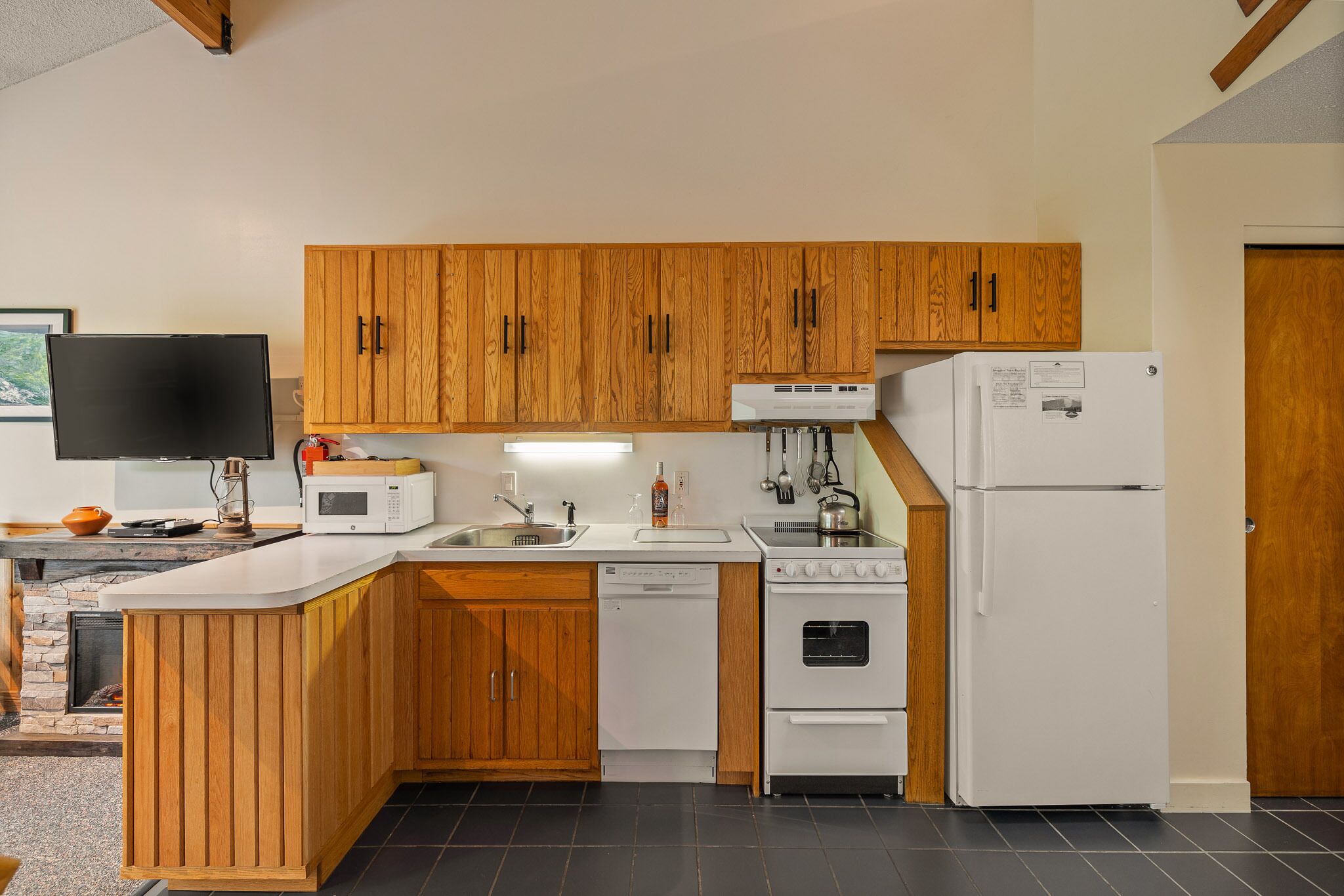 Microwave, oven, stovetop, dishwasher