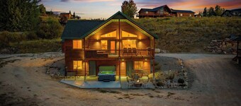 Brando Lodge | Lake Views - Hot Tub - Fire Pit