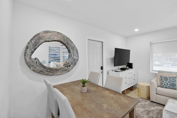 House, Multiple Beds, Pool Access, Pool View (VP Estate  ) | Interior