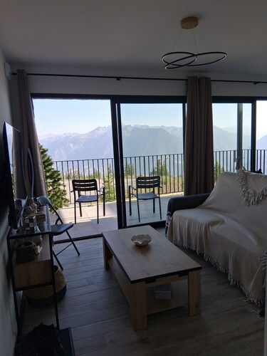 7/8 person 60m2 chalet on the terrace of risoul center with breathtaking views.