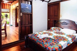 Free WiFi, bed sheets - Carpenter.  A paradise in the middle of nature. (Montezuma)