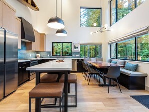 電子レンジ、オーブン、コンロ、食器洗い機