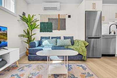 Luxury Bachelor Guesthouse - New Built - Wifi