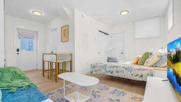 Iron/ironing board, internet, bed sheets