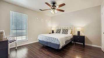 3 bedrooms, iron/ironing board, WiFi, bed sheets