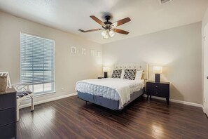 3 bedrooms, iron/ironing board, WiFi, bed sheets