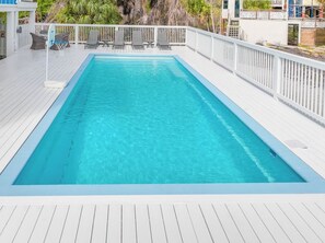 Utendørsbasseng og et oppvarmet basseng