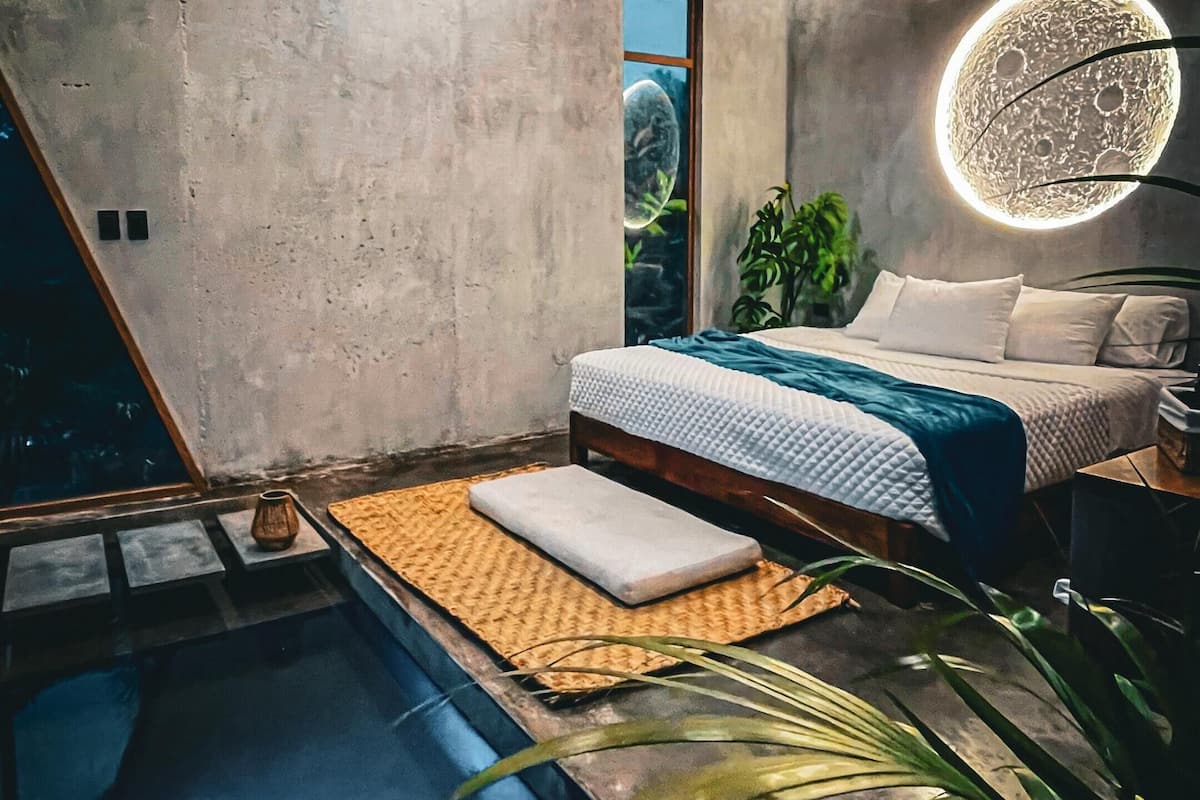 In-room safe, free WiFi
