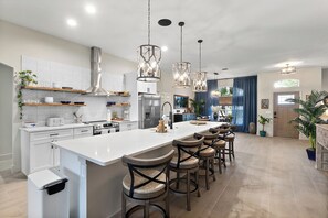 Private kitchen - Spacious 4-bedroom house in pleasant Palm Coast with AC (Palm Coast)