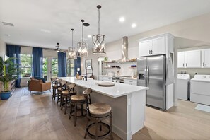 Private kitchen - Spacious 4-bedroom house in pleasant Palm Coast with AC (Palm Coast)